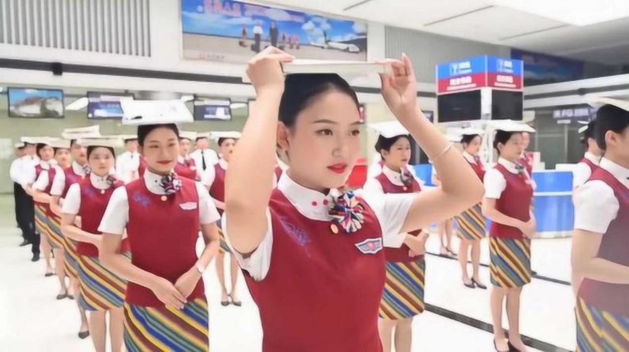 空乘1.jpg