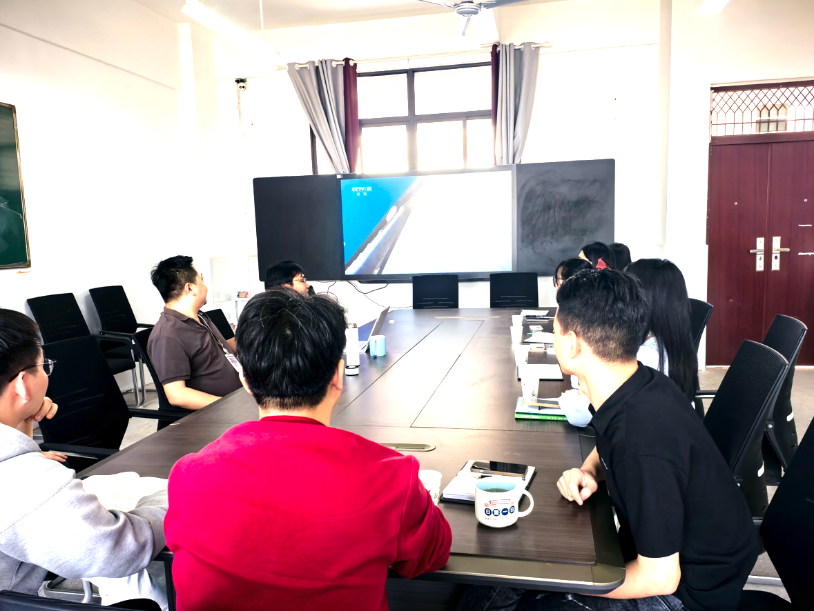 缅怀先烈忆初心 砥砺奋进强党性